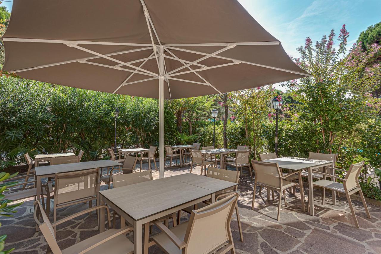 Hotel Schiller Cervia Exterior foto
