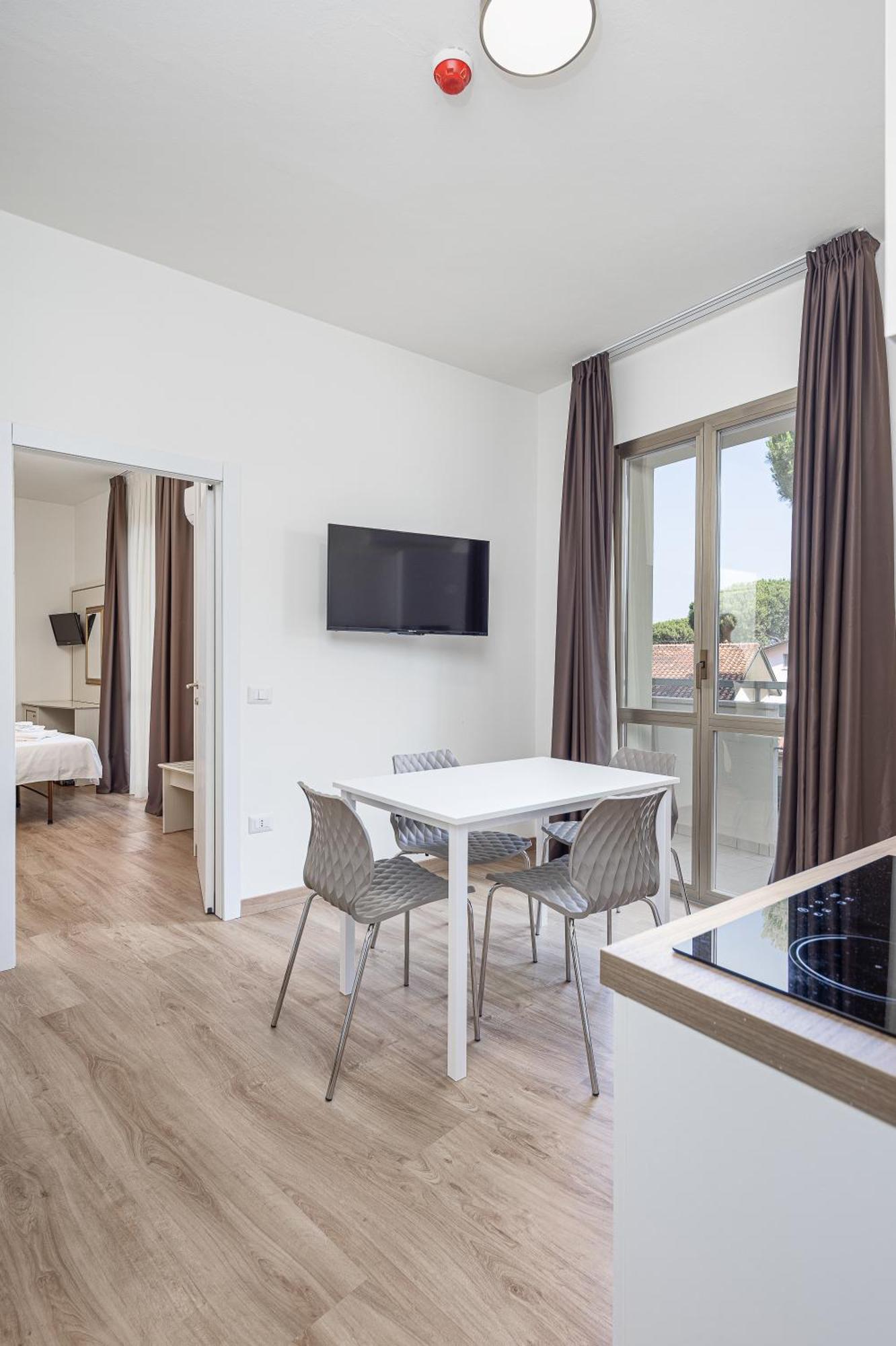 Hotel Schiller Cervia Exterior foto