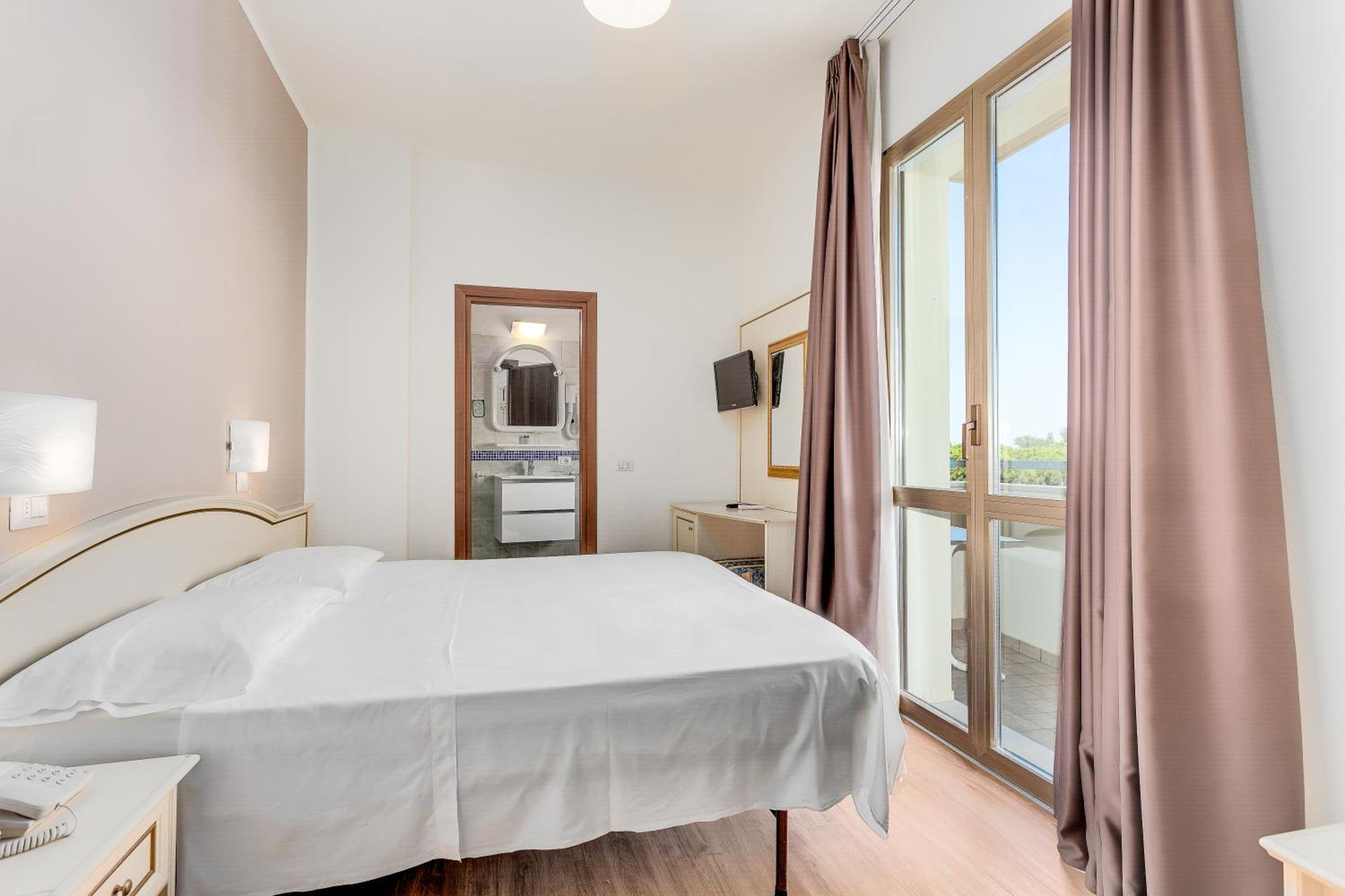 Hotel Schiller Cervia Exterior foto