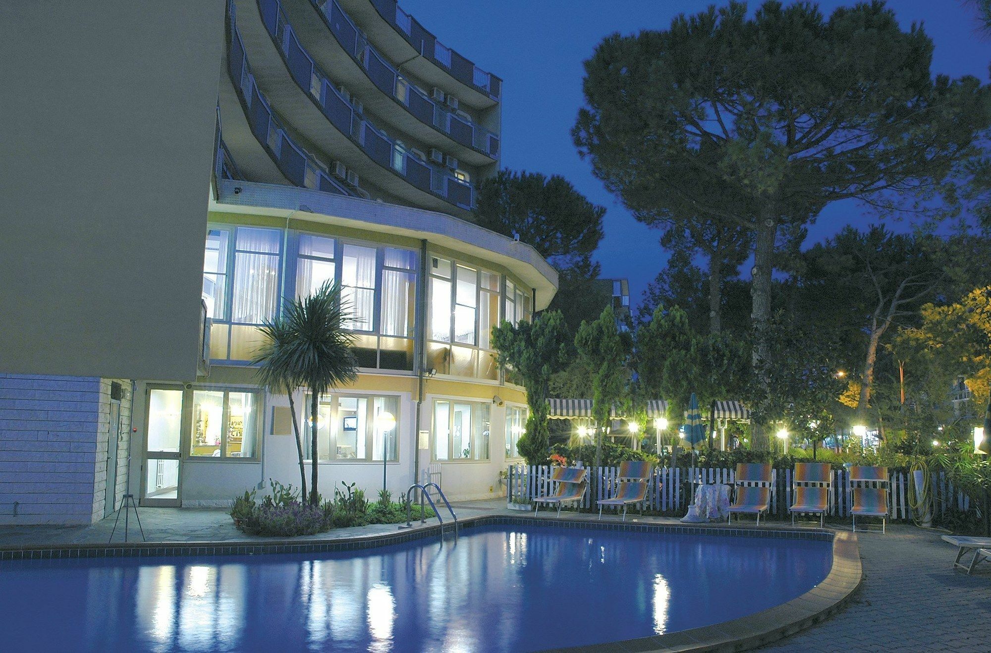 Hotel Schiller Cervia Exterior foto